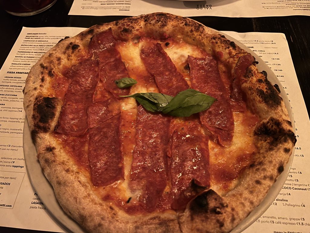 Best Pizza in Lisbon — Valdo Gatti Lisboa Bairro Aldo Pizza Photo Review