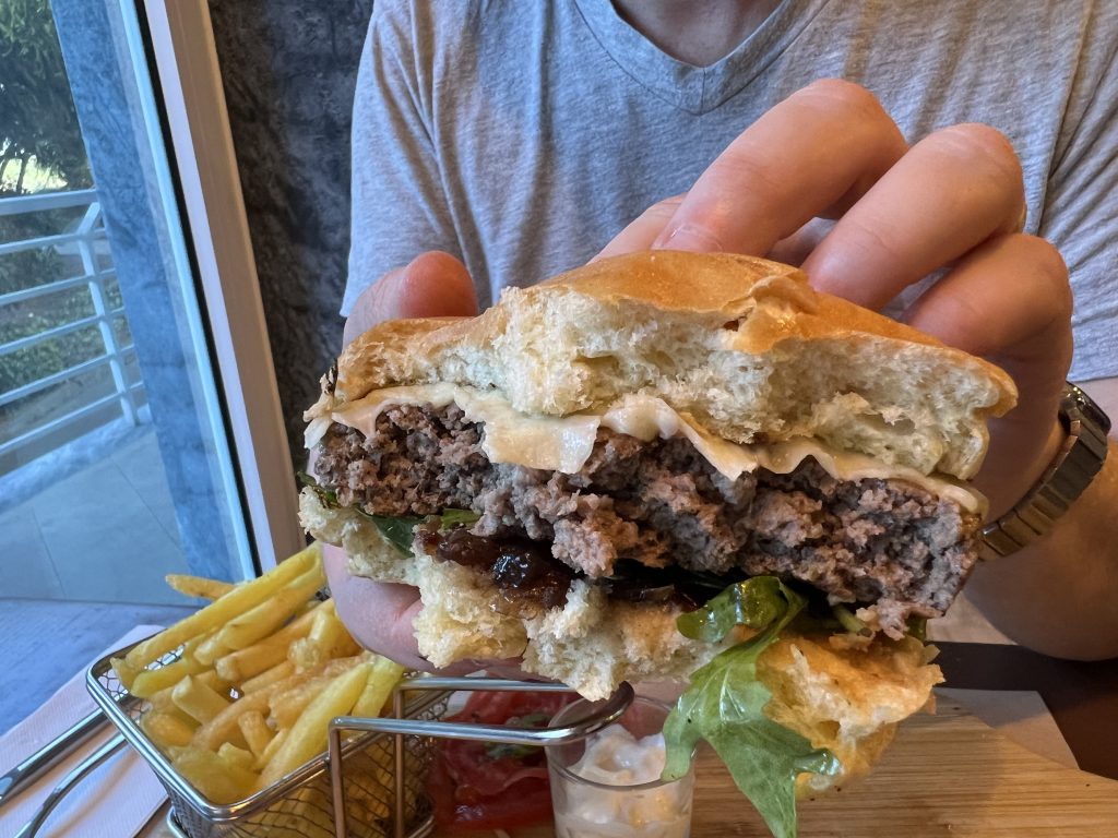 Cross Section of cheeseburger at Bandalho Meat & Wine Carnaxide — Lisbon Restaurant Review — Portugal Food Blog