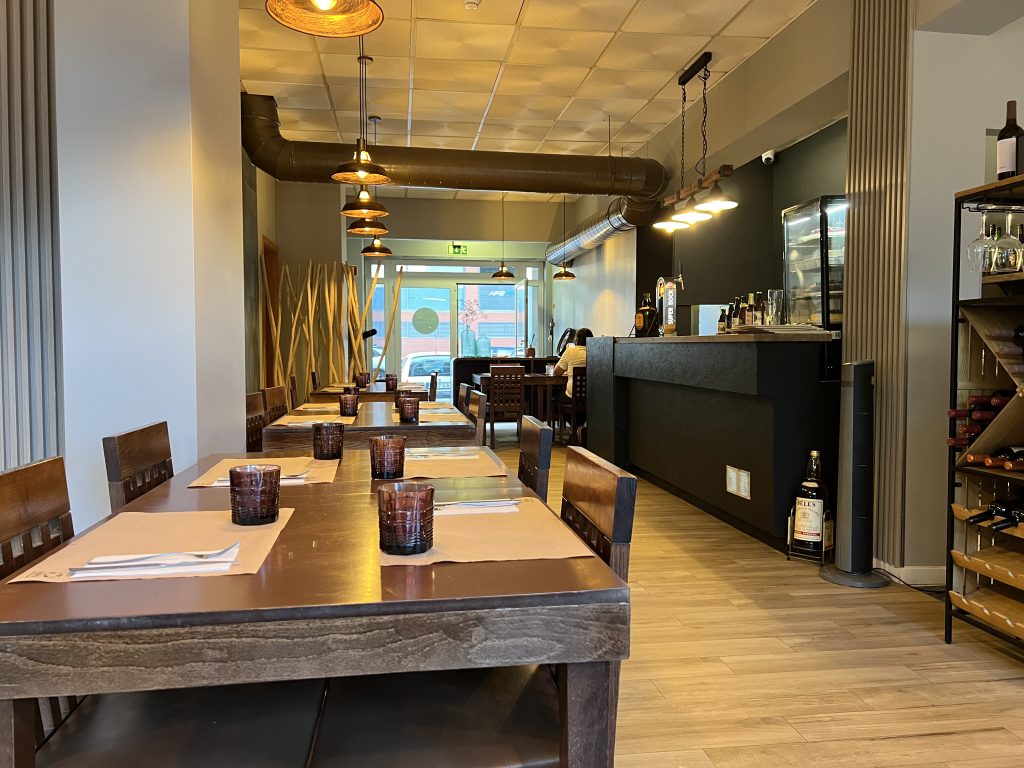 Inside Bandalho Meat & Wine Carnaxide — Lisbon Restaurant Review — Portugal Food Blog