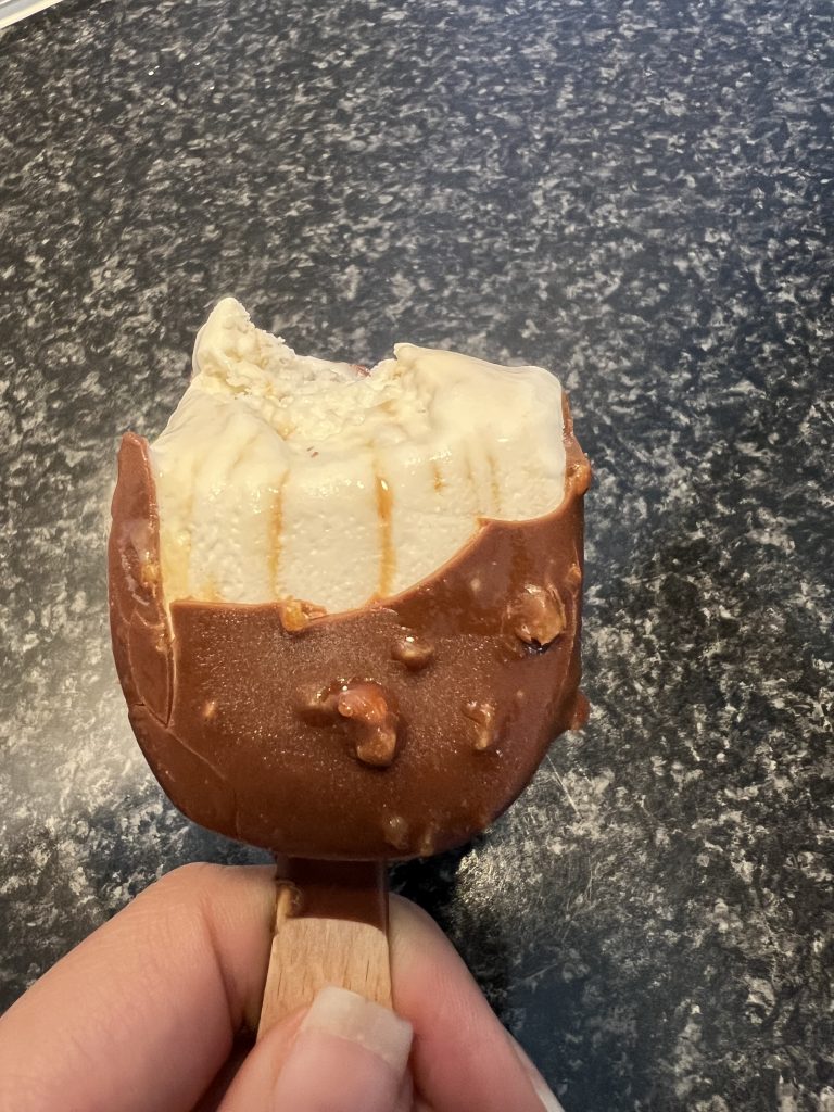 Caramel Ribbons — Continente Magníficos Pipica e Caramelo Popcorn and Caramel Ice Cream Review — Double Star Chaser Dupe