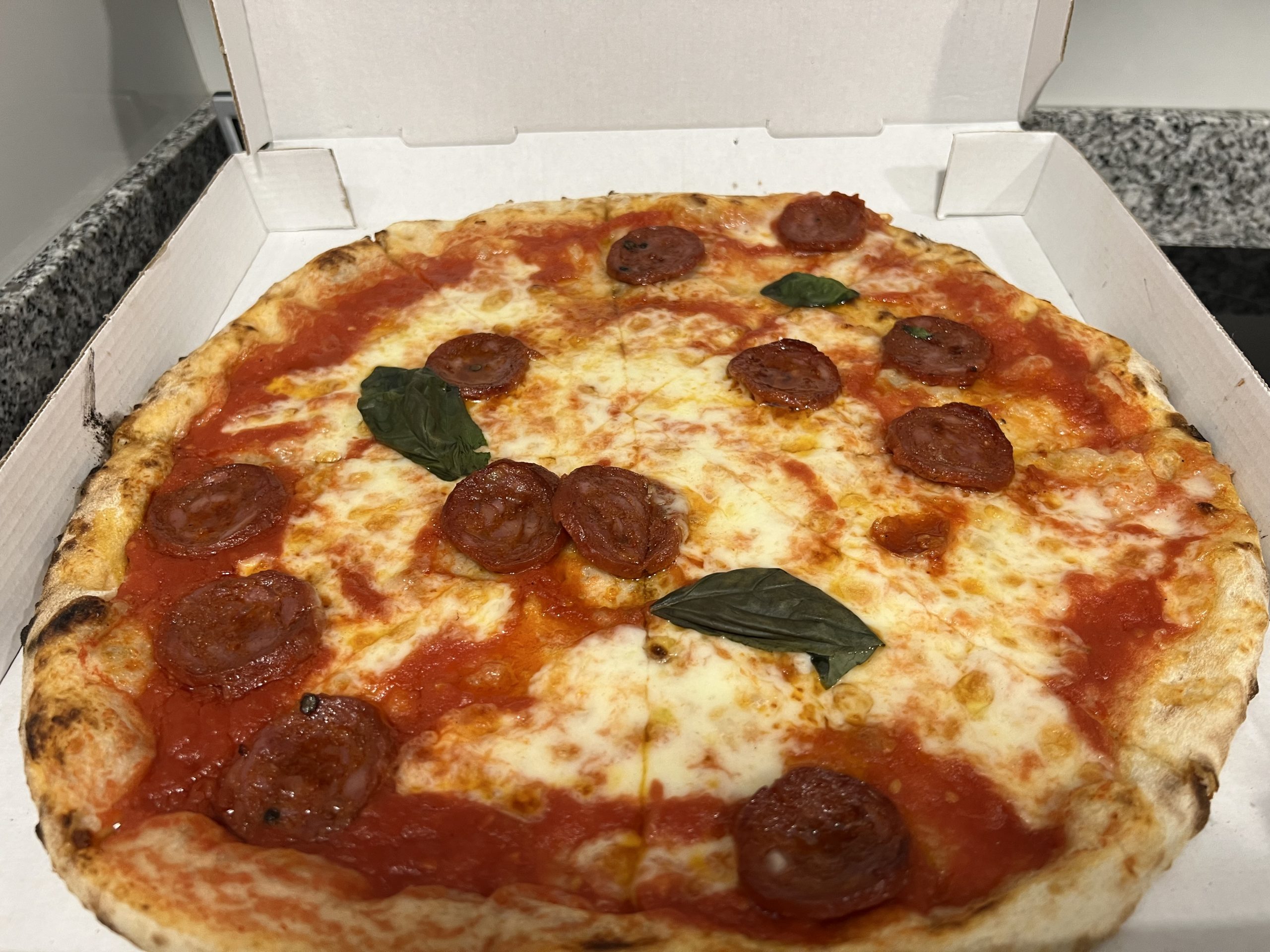 Restaurante Da Pino Review with Photos — 2 Tasty Take Away Pizzas in Armação de Pêra (Algarve, Portugal)