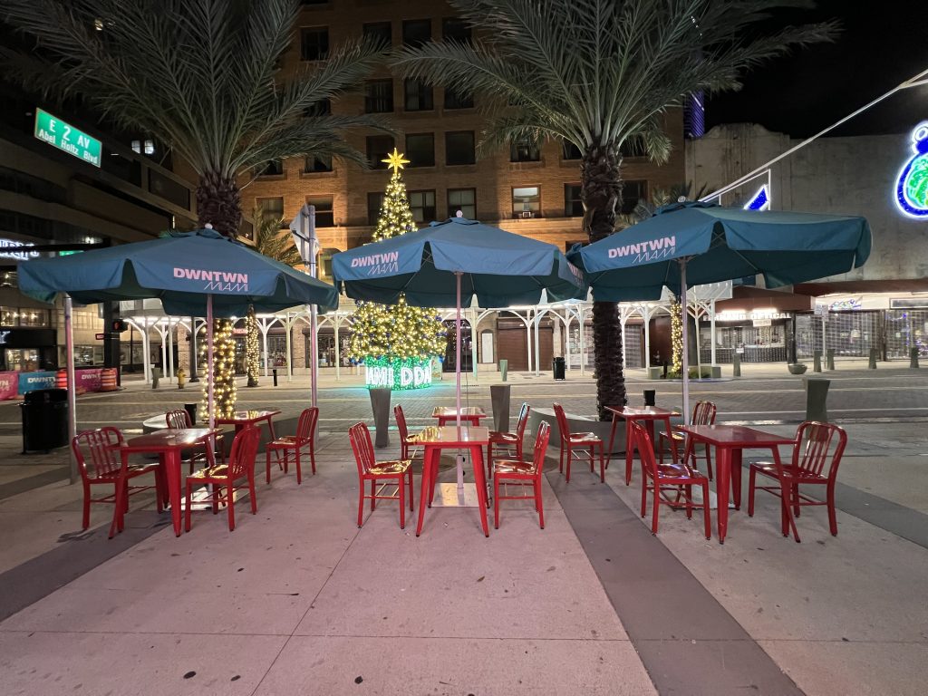 Al Fresco Dining — El Primo Red Tacos Miami Restaurant Review