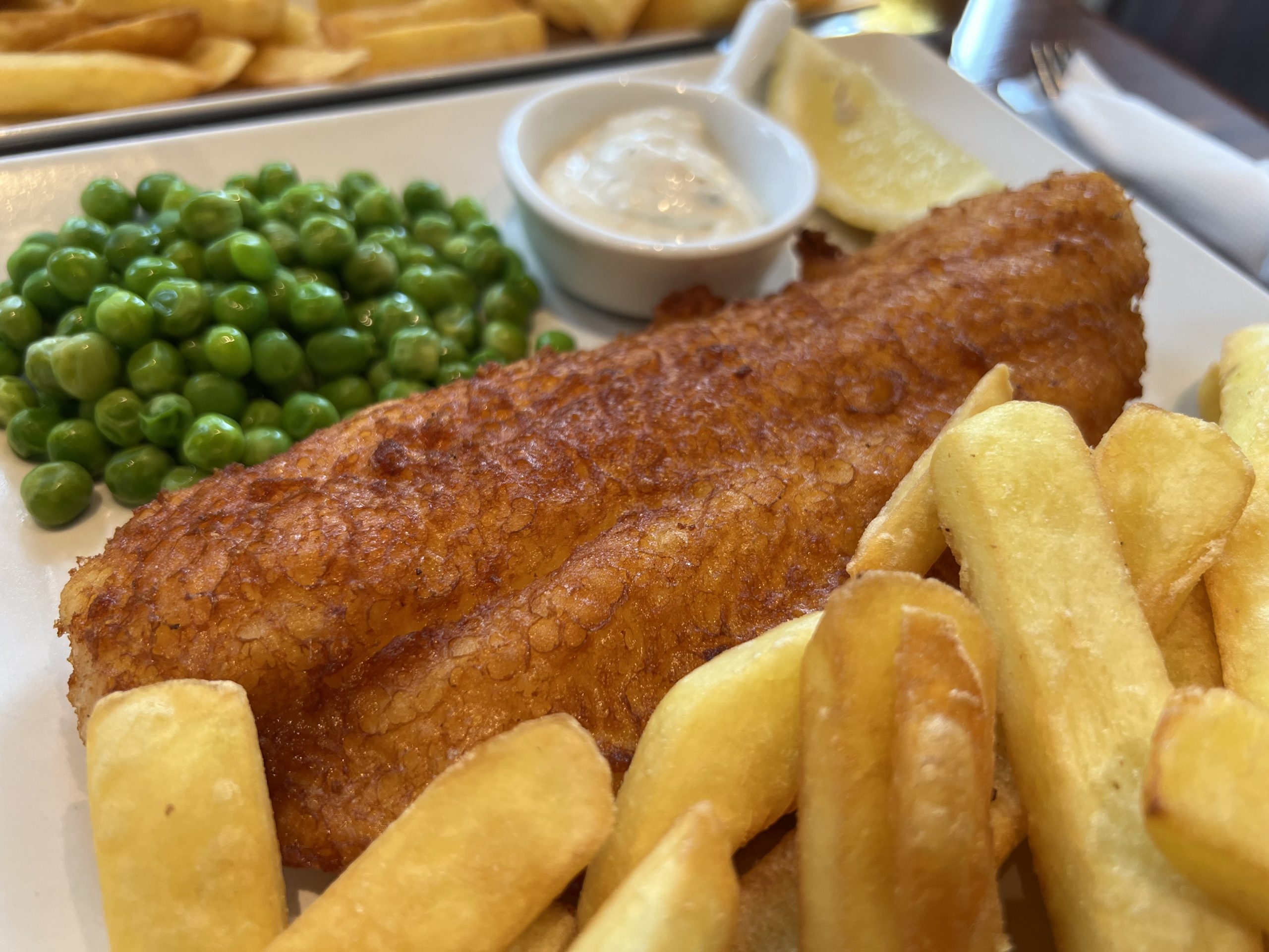 The Waterdog Pub Fish & Chips Review — Armação de Pêra Restaurants