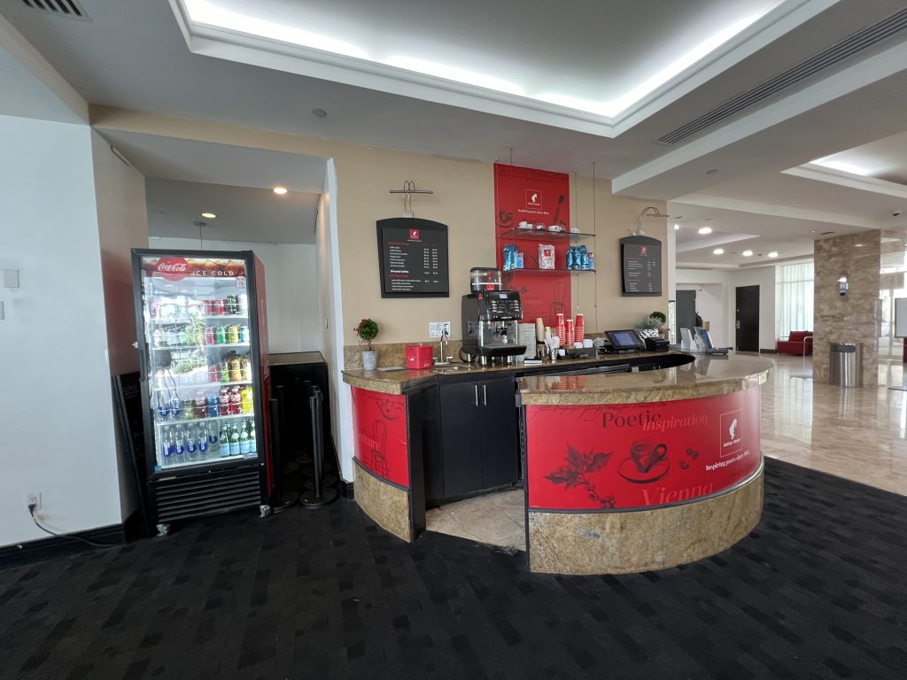 Lobby cafe at Fort Lauderdale Cruise Hotel Review — GalleryOne DoubleTree Suites by Hilton