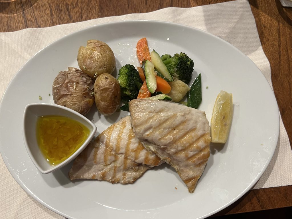 Dinner at Lagoas Park Hotel Oeiras — Porto Salvo — Lisbon Hotel Review
