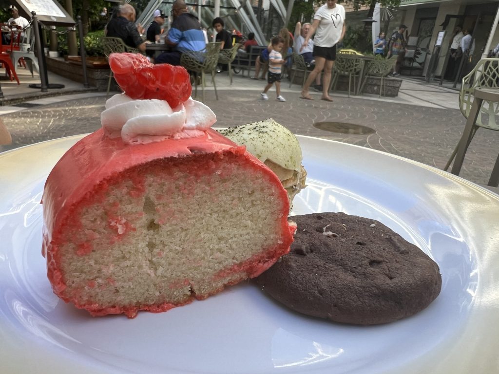 Treats from Park Cafe — Symphony of the Seas Cruise Blog — Cruise Food Photos