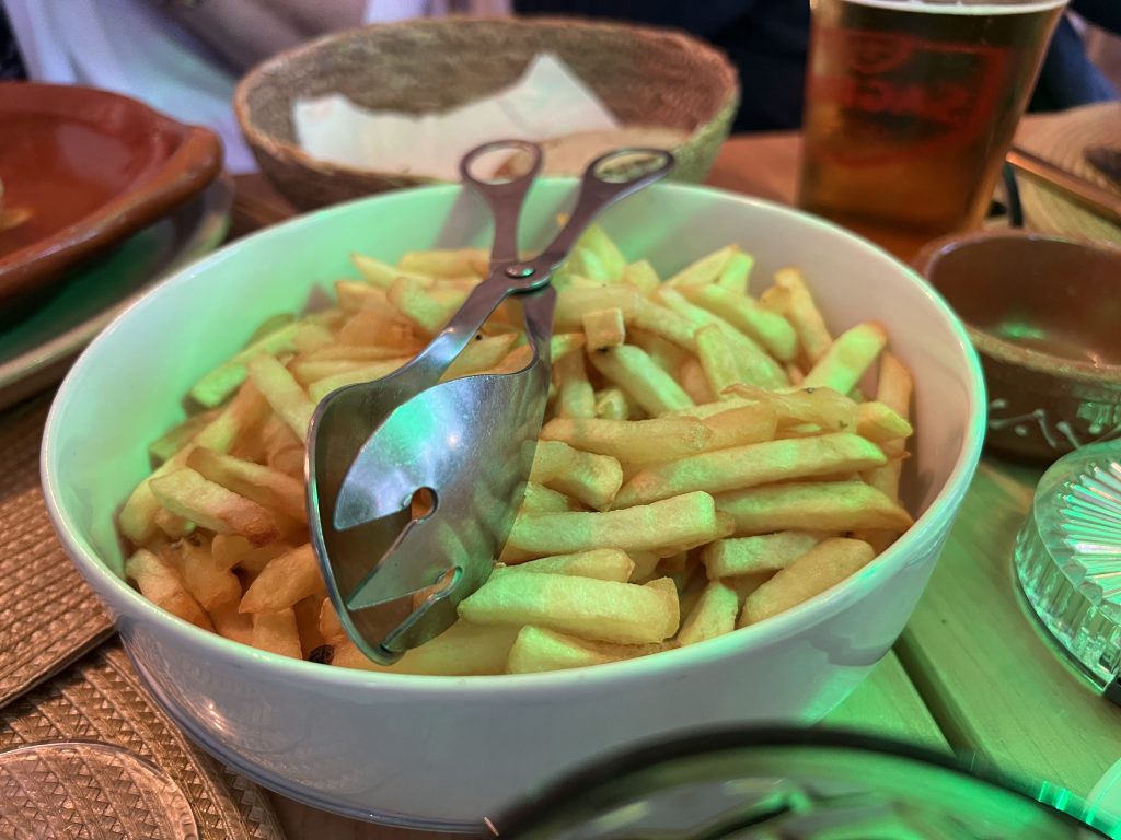 Fresh Fried French Fries at Recanto do Ze — Armacao de Pera Restaurant Review