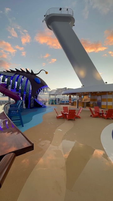 Ultimate Abyss Slide — Utopia of the Seas Review — Cruise UGC Creator