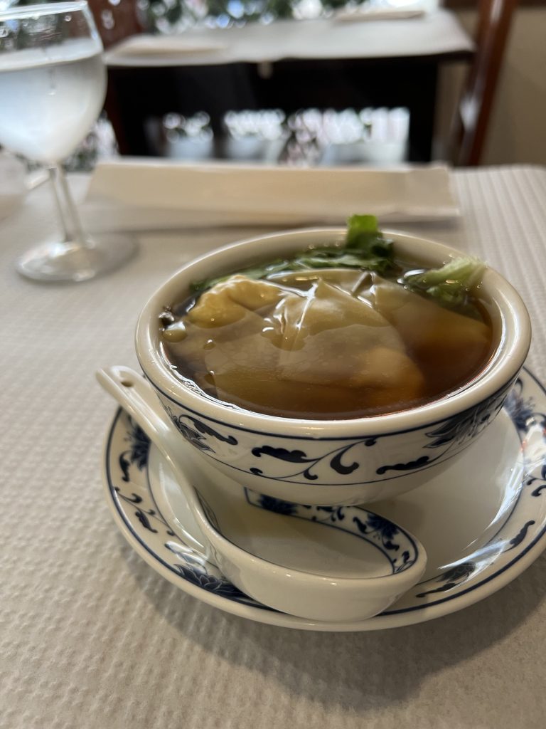Delicious won ton soup at Restaurante Chinês Long Xing in Armação de Pêra, Portugal
