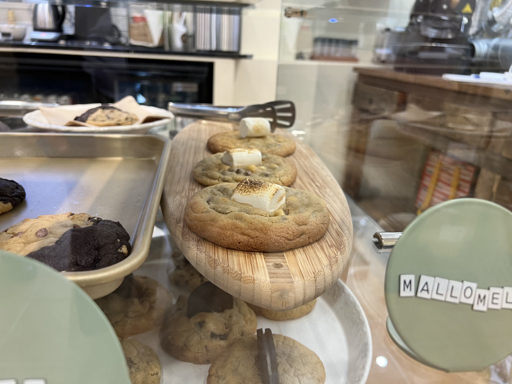 Homemade Cookies at Kanuck Coffee Roasters Review Armação de Pêra Portugal
