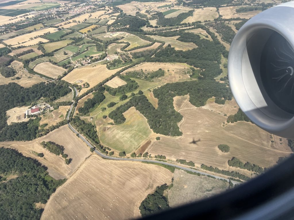 Views from airplane window over Italy — RyanAir Flight Review FR1726