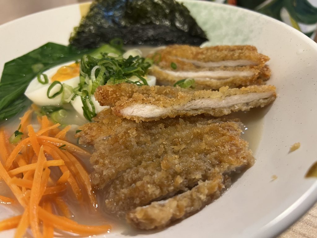 Close up of Crispy fried chicken Ramen — Yuki Ramen Lisbon Photo Review