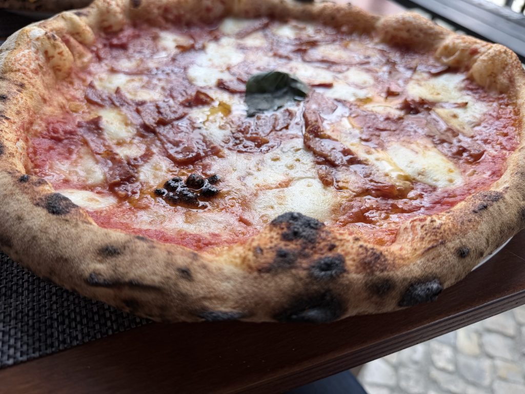 Lisbon Pizzeria Santa Chiara Photo Review β Diavola Crust