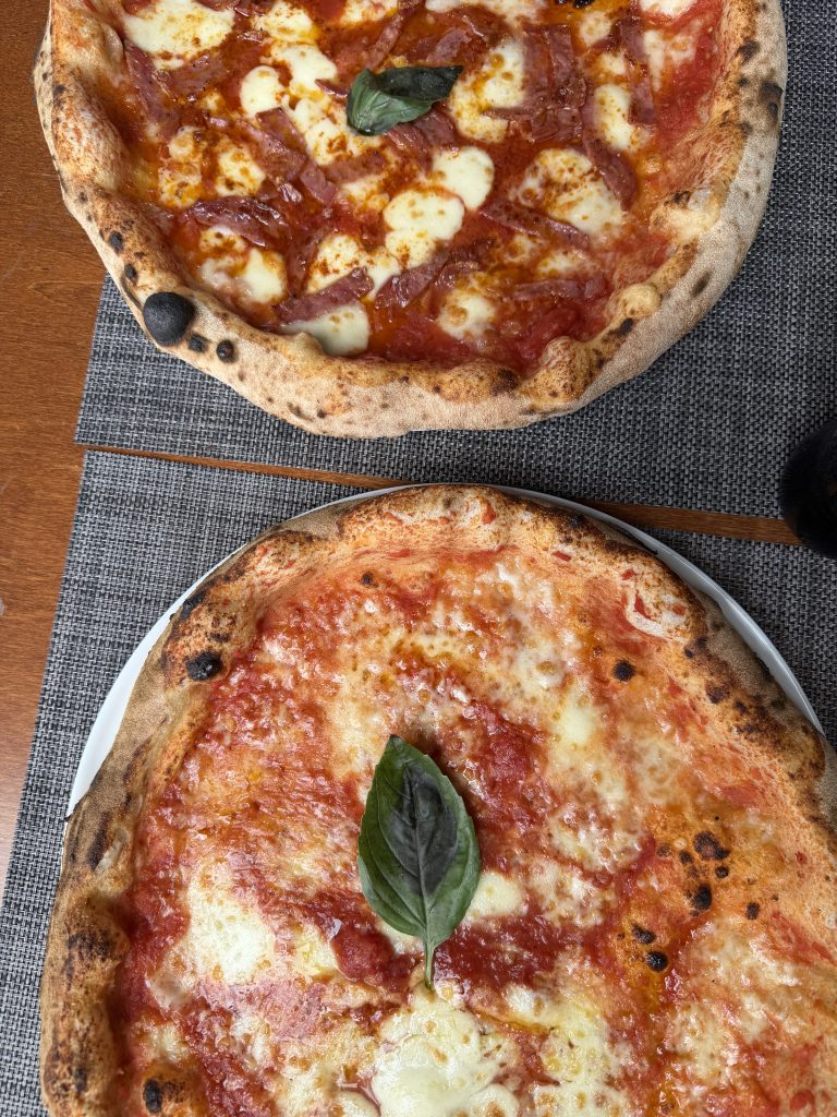 Lisbon Pizzeria Santa Chiara Photo Review β Pizza Photos
