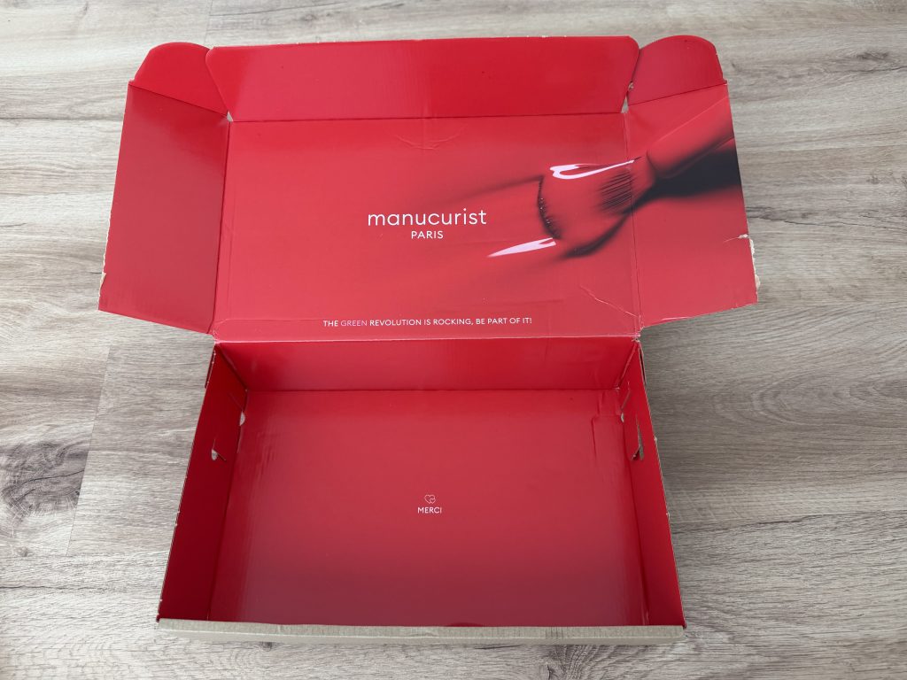 Manucurist Green Flash Starter Kit Unboxing & Review — Empty Red Box with two hearts and the word "Merci"