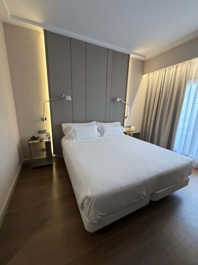 NH Lisboa Campo Grande Hotel Photo Superior Terrace Room Queen Bed