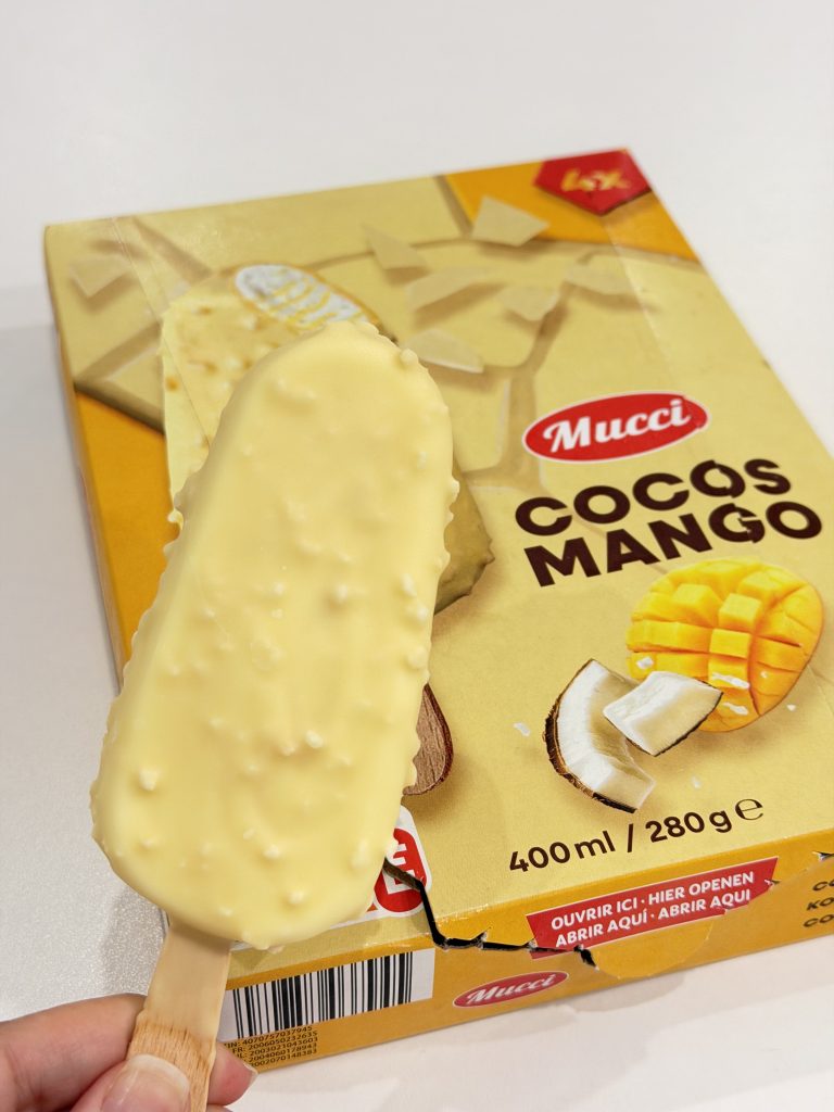 Mucci Cocos Mango Gelado (Aldi Coconut Mango Ice Cream) Review —  Close Up of Outside | Aldi Finds Portugal