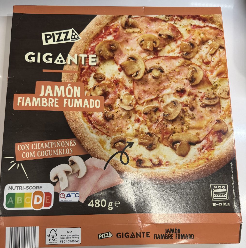 Pizza Gigante Review — Fiambre Fumado com Cogumelos Smoked ham with mushrooms Box | Aldi Finds Portugal