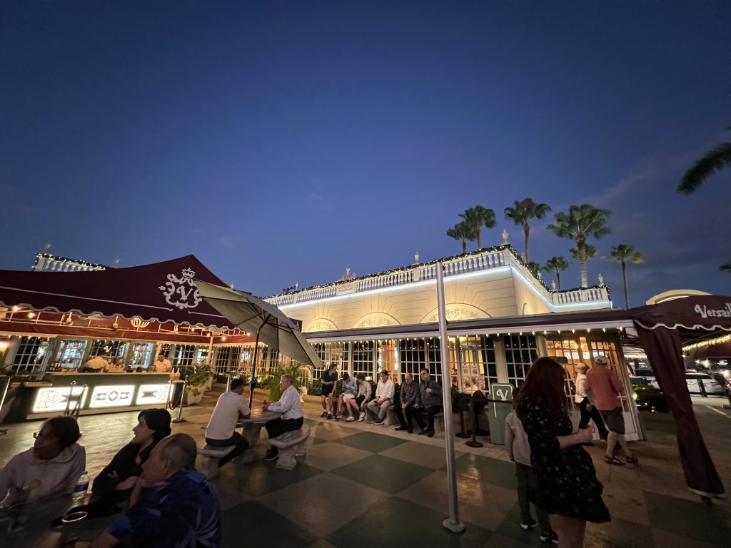 Courtyard at Versailles Cuban Restaurant in Little Havana | Miami Restaurant Reviews